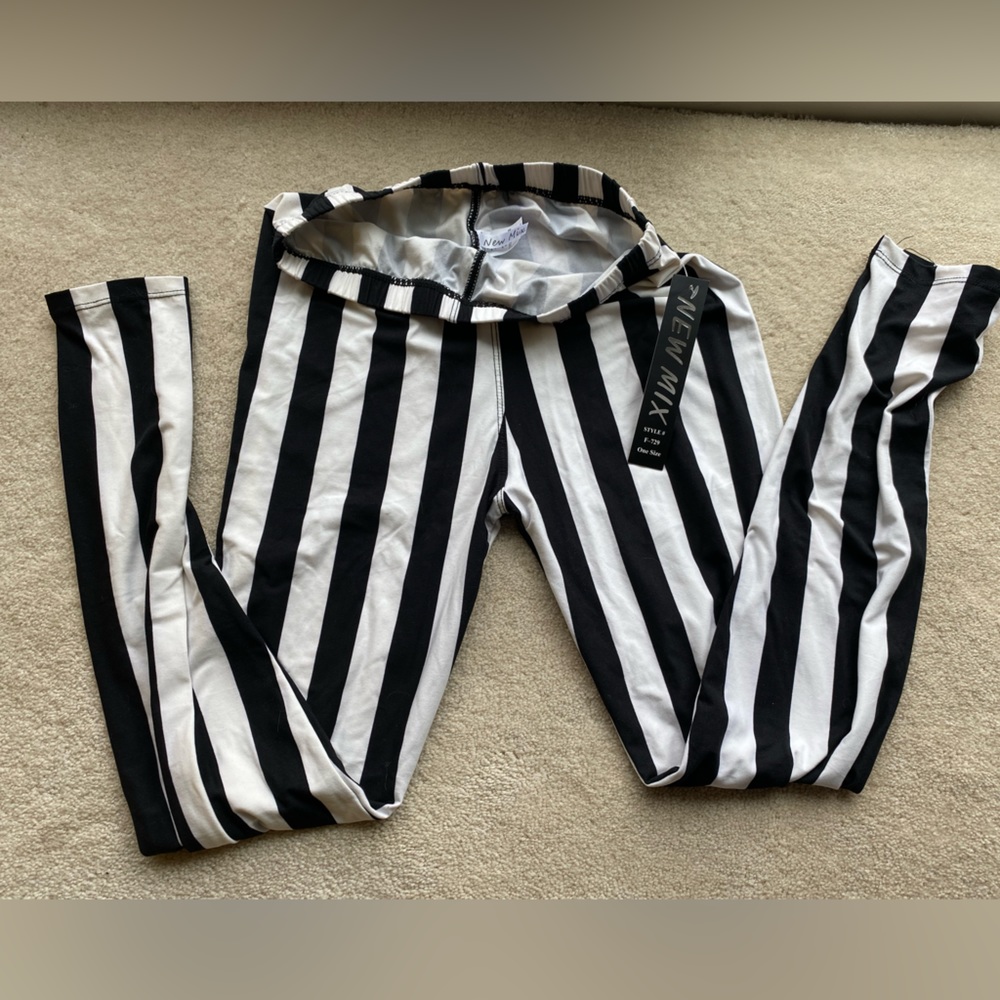 New Mix black and white one size striped leggings